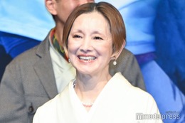 夏木マリ「阪神ネイル」披露「センス抜群」「アクセとの色合わせも素敵」と反響 画像