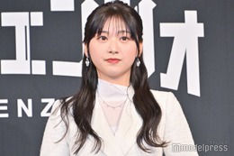 日向坂46富田鈴花、ミニワンピでほっそり美脚輝く「スタイル抜群」「眩しい」と反響 画像