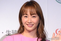 藤本美貴、長女＆次女と幼稚園のバザーへ 姉妹ショットに「大きくなってる」「楽しそう」と反響 画像