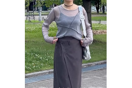 肌見せしすぎない大人の夏コーデなら「透けトップス」一択。トレンド感と肌カバーが叶います【40代の毎日コーデ】