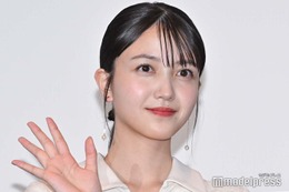 乃木坂46久保史緒里、ノースリ黒ドレスで美スタイル披露「シックで素敵」「憧れ」の声