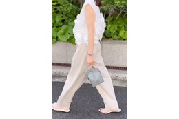 とにかく脚がキレイに見える！【ユニクロ】カーブパンツが話題です【40代の毎日コーデ】