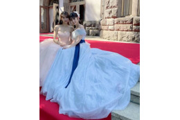 モー娘。牧野真莉愛、OG道重さゆみの誕生日を思い出SHOTで祝福！「可愛すぎる」「仲良し姉妹のよう」の声