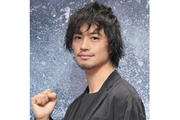 斎藤工、話題のドラマ『誘拐の日』で“マヌケな誘拐犯”を好演！新境地の演技に注目