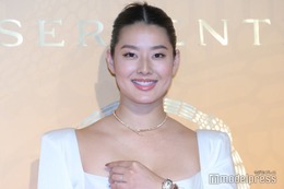 すみれ、ビキニ姿で美ボディ大胆開放「セクシー」「健康的で綺麗」の声 画像