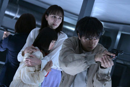 【放送局占拠 第1話】武蔵（櫻井翔）、妖怪退治挑む 妖（あやかし）名乗る武装集団現れる 画像