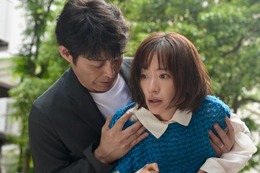 【奪い愛、真夏 第1話】真夏（松本まりか）、元カレそっくりの時夢（安田顕）と出会う「奪い愛」新シリーズ開幕 画像