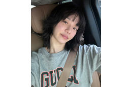 「イカゲーム」出演女優、ビキニ姿で砂遊び「スタイル良すぎ」「無邪気で可愛い」と反響 画像