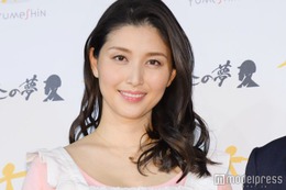 橋本マナミ、素肌際立つタンクトップ姿 子どもとの外食ショット公開「可愛すぎる親子」の声