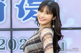 グラドル・高橋凛、美バスト溢れる紐ビキニ姿披露「セクシー」「黒が似合う」の声