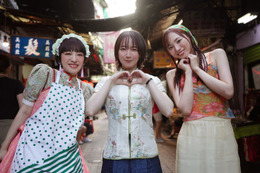 乃木坂46梅澤美波・花瀬琴音ら「九龍ジェネリックロマンス」新場面カット解禁 吉岡里帆との仲良しオフショットも