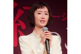 松本まりか、話題沸騰のドラマ『奪い愛、真夏』怒涛の展開を印象付ける演技で魅了