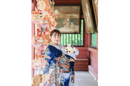 小松彩夏、生後半年を迎える息子を抱いたお宮参りSHOT披露「幸せに思えることも沢山増えました」