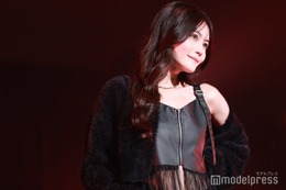 元AKB48込山榛香、水着姿の夏休み満喫ショット公開「可愛くてセクシー」の声
