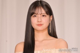 元乃木坂46中村麗乃、オフショルコーデで糸島観光「いい笑顔」「海がお似合い」の声