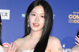 IVEユジン、美ウエストのぞく純白衣装姿「引き締まっててかっこいい」「天使」と反響