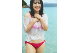 磯山さやか、ふんわり美ボディ際立つビキニSHOTに釘付け！デビュー25周年の“グラビアレジェンド”の魅力が全開