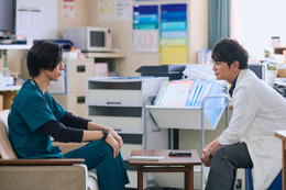 清水尋也、松本潤の現場での行動に感激「目が何個ついているんだろう」演技相談したワンシーンとは【「19番目のカルテ」インタビュー後編】