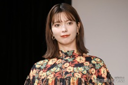 八木アリサ、雰囲気ガラリのオン眉ヘア×穴開き水着姿披露「脚長すぎ」「骨格が桁違い」の声