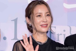 瀬戸朝香、ビーチで美背中披露「縦線すごい」絶賛の声 画像
