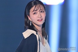 岡崎紗絵、ホルターネックで美背中開放 宮古島満喫ショットに「夏が似合う」「絵になる」の声