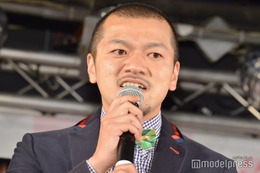 ロケ中に右足アキレス腱断裂 カミナリ竹内まなぶ「歩行が難しい状況」報告 代役申し出た先輩明かす