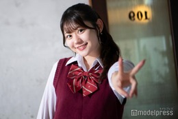 「今日好き」りんか、ミニスカブラックコーデから美脚スラリ 韓国ショットに「脚綺麗すぎ」「コーデオシャレ」の声