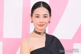 吉田羊、ハーフパンツからスラリ美脚輝く「珍しい」「お似合いです」と絶賛の声