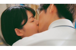 “匂いフェチ”女子＆“触れられない”男が社内でキス 大胆ラブシーン話題「攻めすぎ」「衝撃的」【ただの恋愛なんかできっこない】 画像