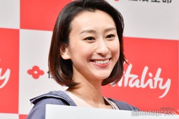 浅田舞、胸元ざっくりドレス姿に反響「美しさ倍増」「ぱっつん前髪が新鮮」 画像