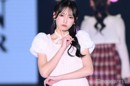 ≠ME鈴木瞳美、美デコルテ披露のオフショル姿 レイヤーカットヘアにも注目集まる「可愛すぎて二度見」「肌真っ白」 画像