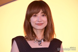 ヨンア、圧巻美脚際立つ私服ショット「何頭身？」「二度見した」絶賛の声 画像