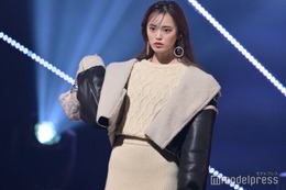 「御上先生」生徒役女優、ミニ丈から美ウエスト強調「スタイル抜群」「綺麗」の声 画像