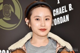 高橋愛、ミニワンピ×ブーツで美脚際立つ「可愛い」「髪型も似合ってる」の声