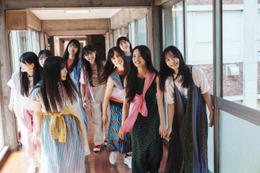 櫻坂46の4期生がカラフルな衣装でニッコリ！圧倒的な存在感＆多彩な個性が咲き乱れる