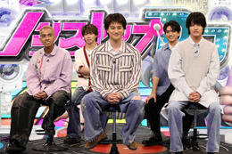 Aぇ! group、新番組の“看板”背負い勝負 佐野晶哉が珍解答連発＆スタジオ総ツッコミ 画像