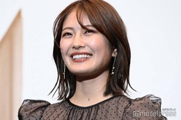元乃木坂46清宮レイ、セーラー服姿で美脚披露「透明感すごい」「似合いすぎ」