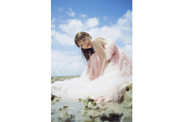 ねお、1stデジタル写真集決定 沖縄ロケで水着＆ランジェリーカット初挑戦【ねおism.】 画像