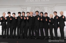 SEVENTEEN、スタッフにサプライズで豪華景品くじ引き開催「最高のチーム」「信頼関係が素敵」ジョンハンら兵役中メンバーの姿も