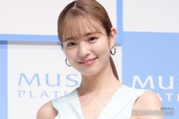 横田真悠、胸元シースルー衣装で美肌見せ「秋っぽくて素敵」「透け感が上品で綺麗」の声 画像