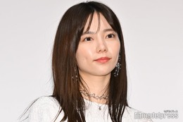 島崎遥香、タンクトップ姿で万博“大本命”パビリオンへ「ポーズ可愛い」「楽しんでるの伝わる」の声