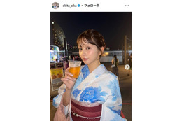 沖田愛加アナ、美脚際立つ膝上ミニワンピ姿に反響「透明感すごい」「可愛すぎる」 画像