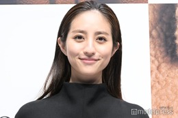 堀田茜、へそ出しトップスで美ウエスト強調「スタイル神」「セクシー」と絶賛