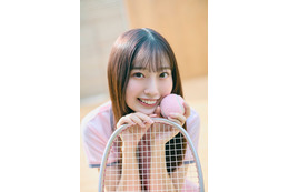 日向坂46大田美月、ピンクのテニスウェア姿で笑顔輝く「五期生のぽかぽか写真館」6人目公開 画像