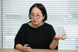 「勝手に死にやがってという怒りで書きましたが、いまは哀れみしかありません」映画『兄を持ち運べるサイズに』原作者・村井理子さんに聞く「兄を終った日」 画像