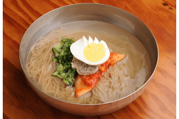韓国の冷麺屋で…食事を注文すると「えっ！」→困惑した”お箸の収納場所”とは！？ 画像