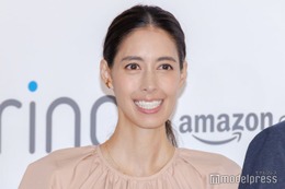 森泉、左手親指の手術を報告「腱が切れてて」包帯巻いた術後の様子も公開 画像