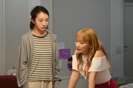 波瑠＆川栄李奈が語る撮影秘話 Snow Man向井康二は「ずっと喋っています」・田中みな実と1番盛り上がった“意外”な話題は？【「フェイクマミー」インタビュー】 画像