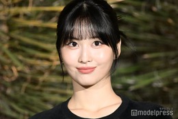 TWICEモモ、美ボディライン際立つタイトドレス姿に熱視線「努力の賜物」「圧巻のスタイル」 画像