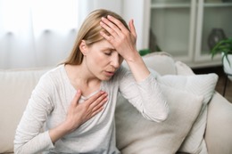 36歳で生理が止まり、体に異変が。早すぎる“更年期”と向き合った看護師の葛藤とは